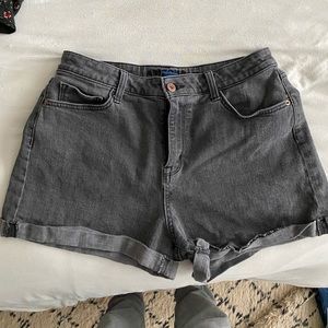 Arizona Boyfriend Shorts